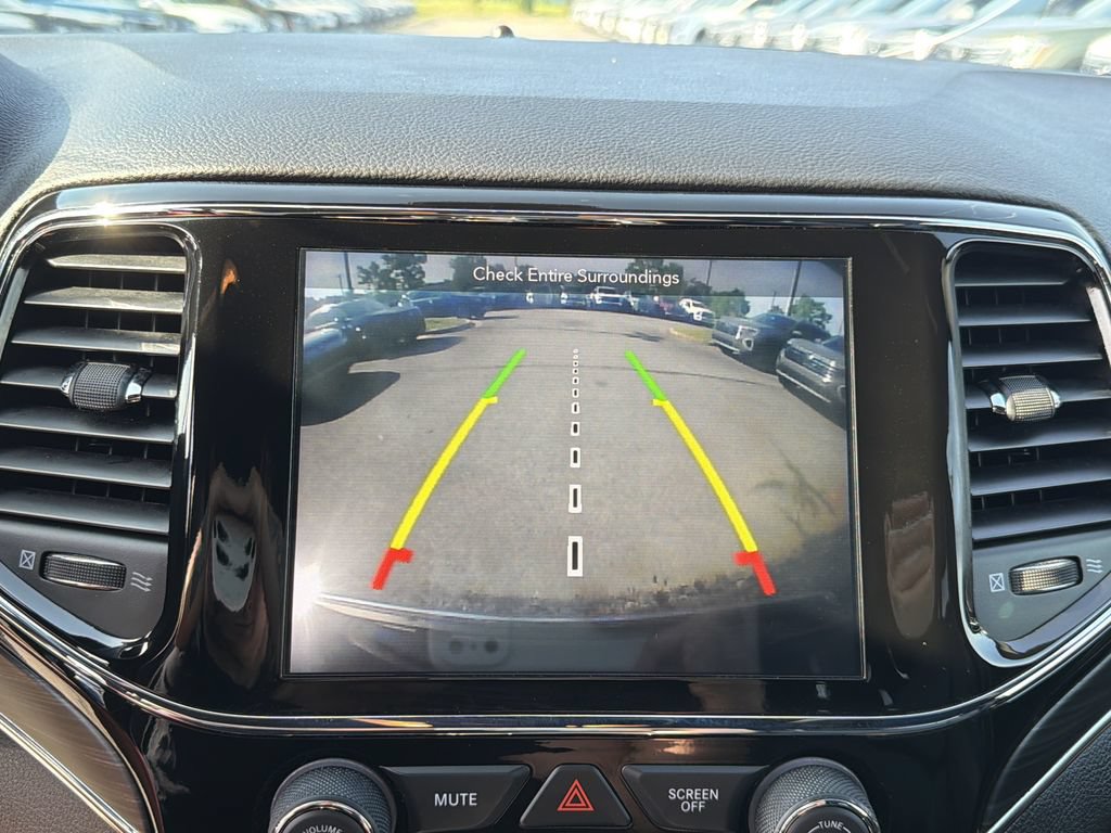 Used 2019 Jeep Grand Cherokee Limited RWD image 28
