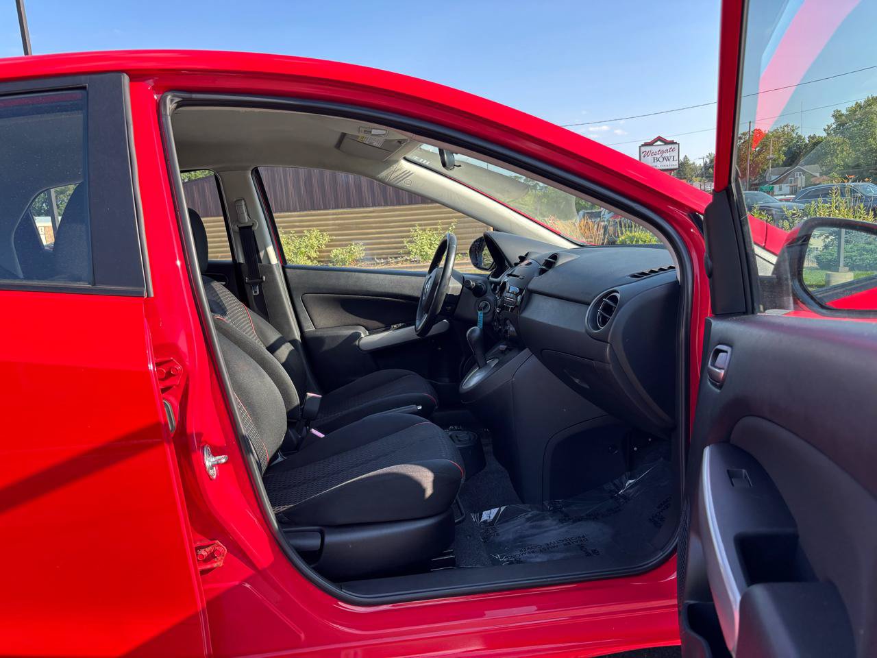 Used 2013 MAZDA MAZDA2 Touring FWD image 36
