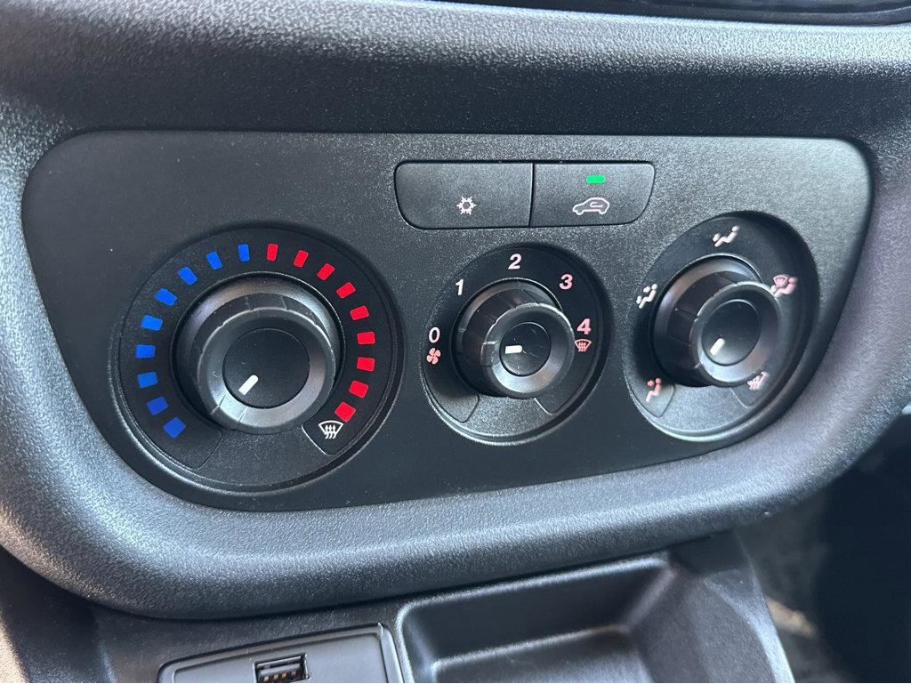 Used 2015 RAM ProMaster City Tradesman SLT w/ Rear Back-up Camera Group image 24