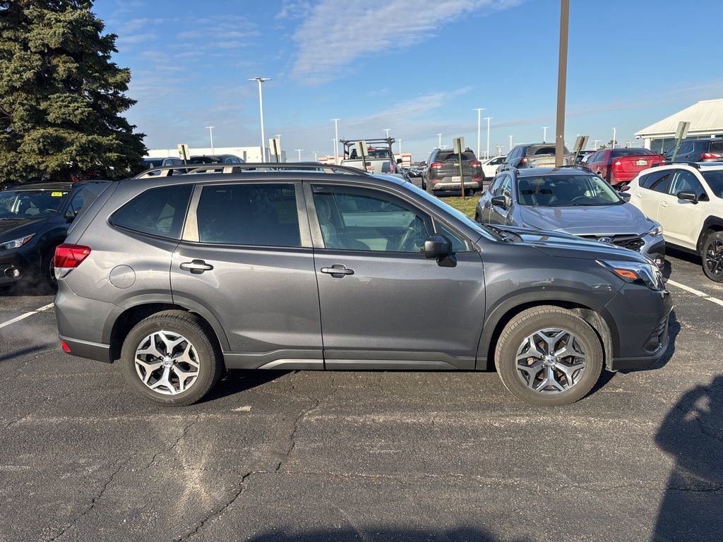 Certified 2023 Subaru Forester Premium AWD/4WD image 2
