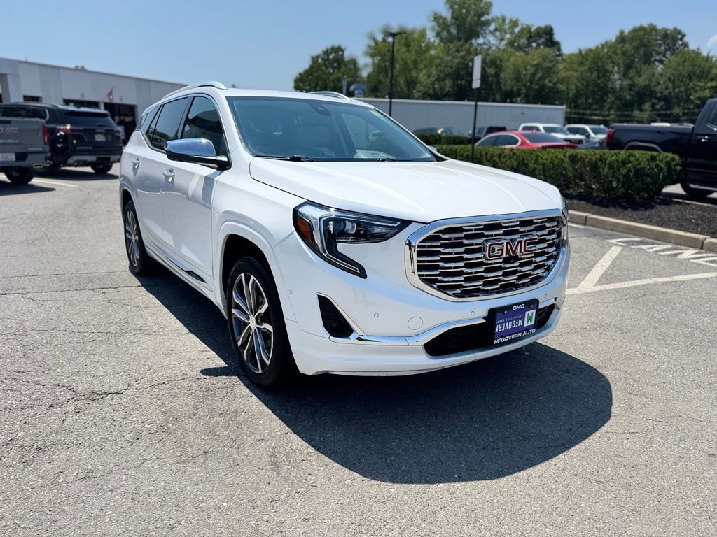 Used 2020 GMC Terrain Denali w/ Denali Premium Package AWD/4WD image 9