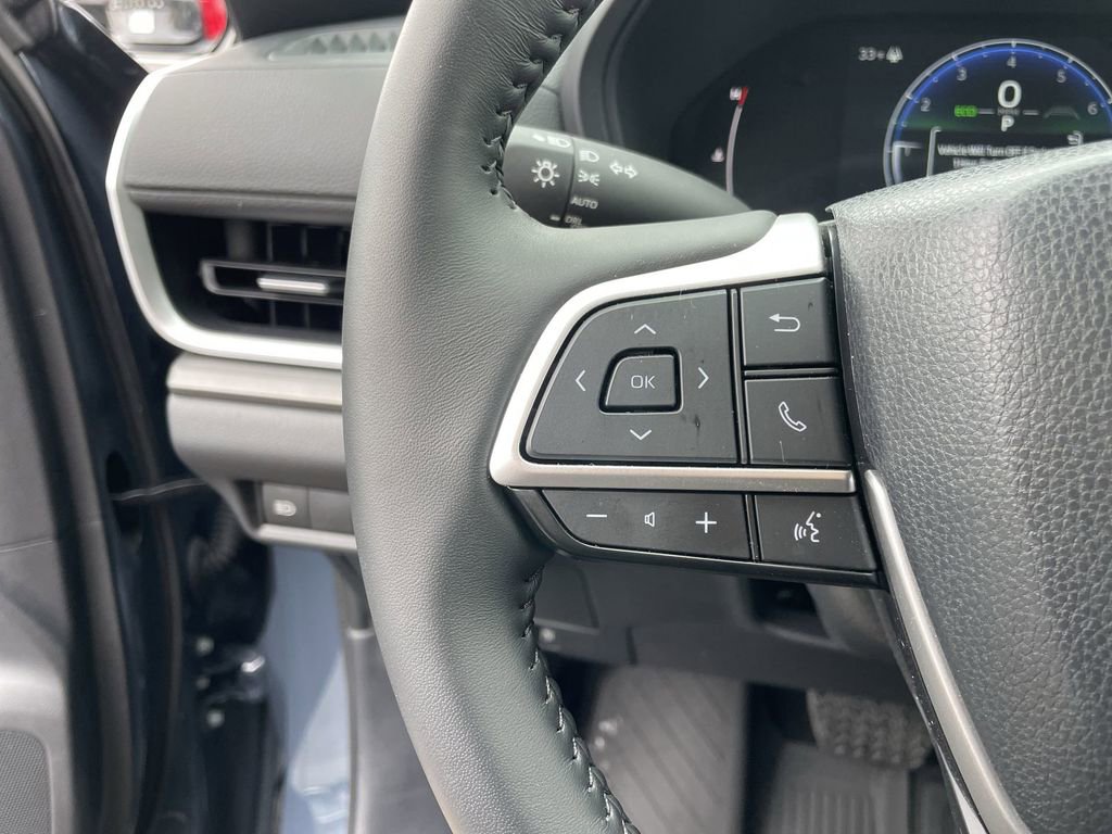 Used 2025 Toyota Grand Highlander AWD image 17