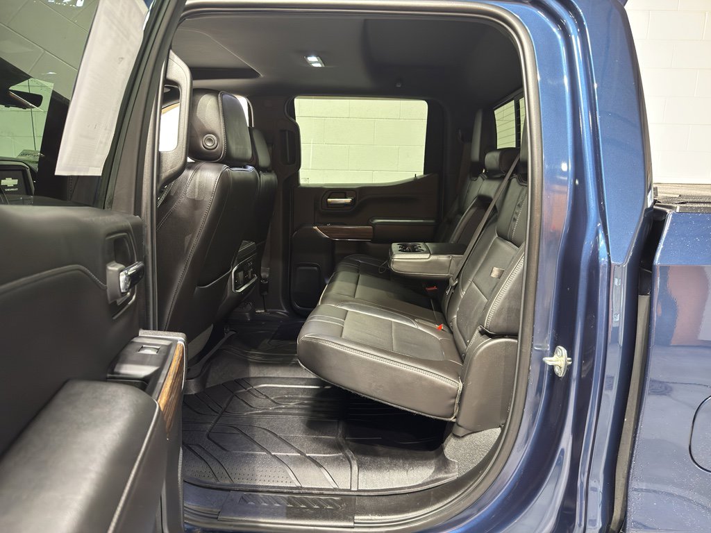 Used 2019 Chevrolet Silverado 1500 High Country w/ Technology Package AWD/4WD image 12