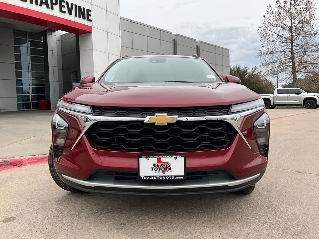 Used 2025 Chevrolet Trax LT image 4