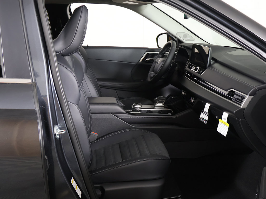 New 2026 Mitsubishi Outlander SE FWD image 28