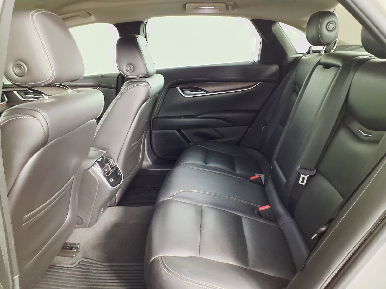 Used 2019 Cadillac XTS Luxury FWD image 13