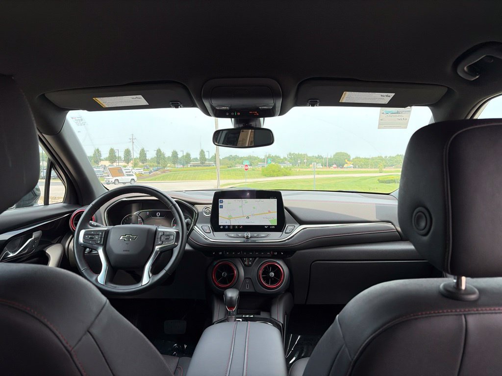 Used 2025 Chevrolet Blazer RS FWD image 38