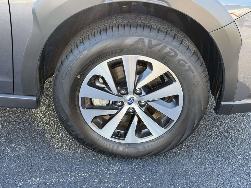 Used 2025 Subaru Outback Premium image 9
