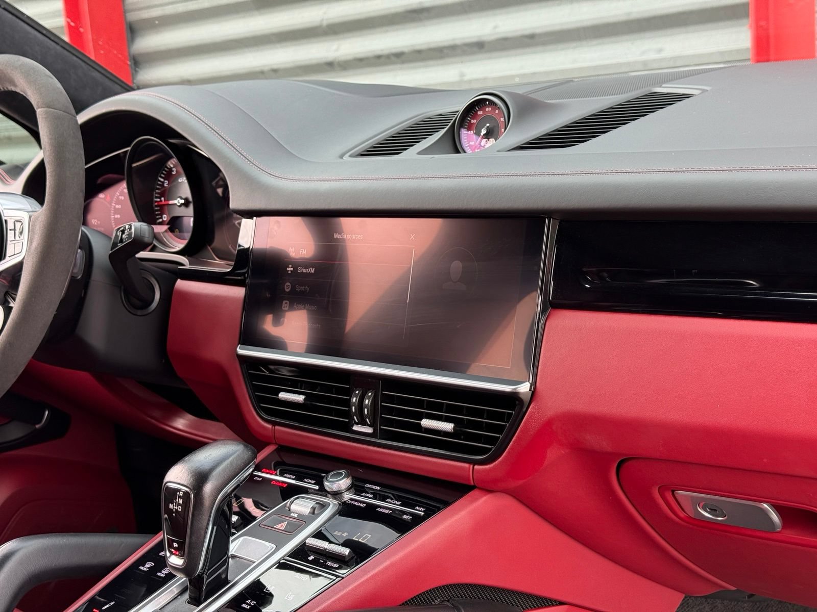 Used 2023 Porsche Cayenne GTS AWD/4WD image 31
