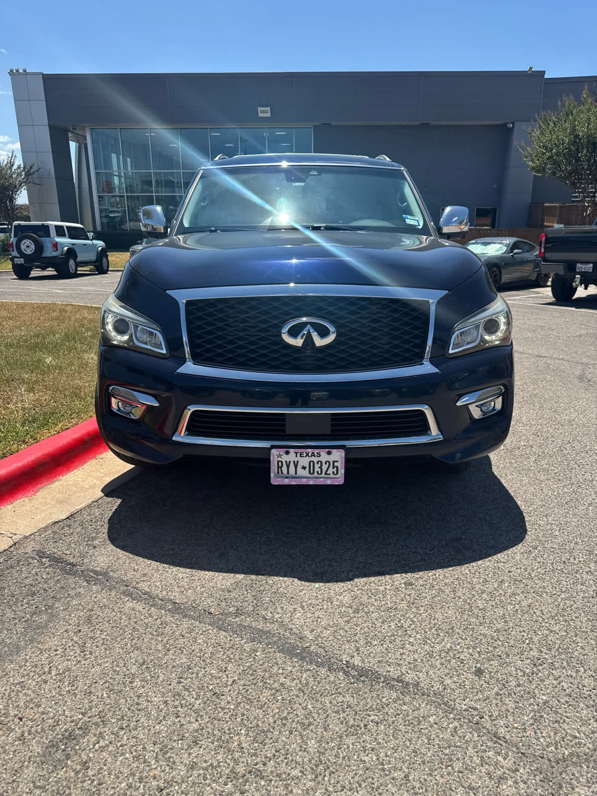 Used 2017 INFINITI QX80 Signature Edition RWD image 4