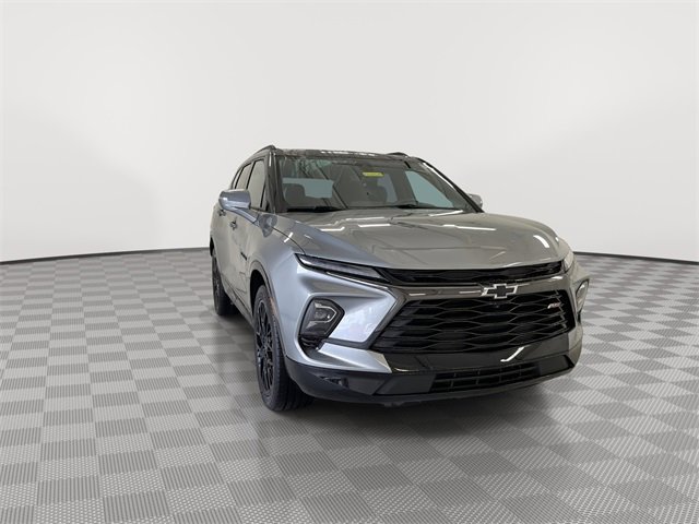 Certified 2023 Chevrolet Blazer RS w/ Driver Confidence II Package image 3