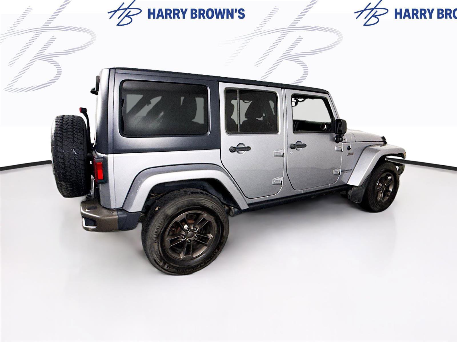 Used 2017 Jeep Wrangler Unlimited Sahara AWD/4WD image 27