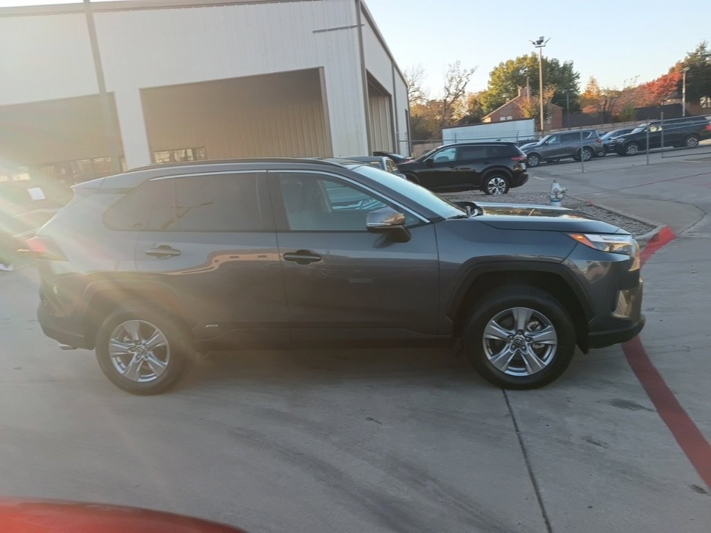 Used 2025 Toyota RAV4 XLE image 7