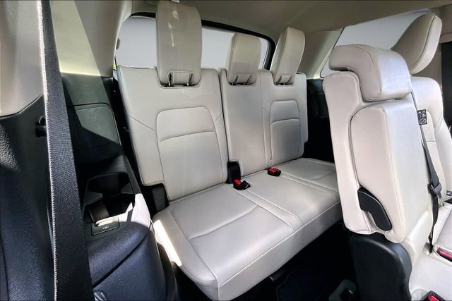 Certified 2025 Nissan Pathfinder SL FWD image 26