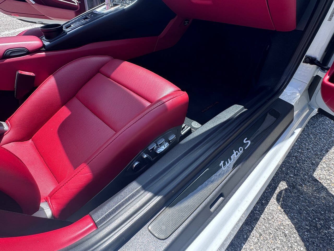 Used 2015 Porsche 911 Turbo S AWD/4WD image 66