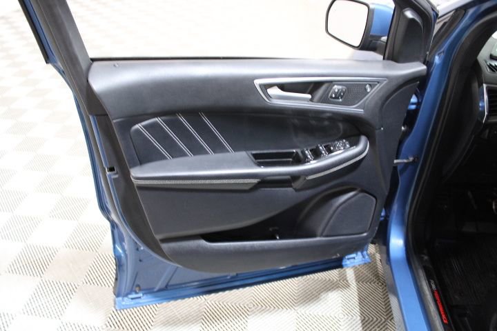 Used 2020 Ford Edge ST w/ Cold Weather Package image 9