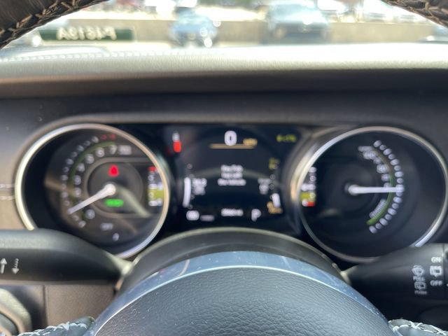Used 2023 Jeep Wrangler Unlimited Sahara w/ Cold Weather Group AWD/4WD image 18