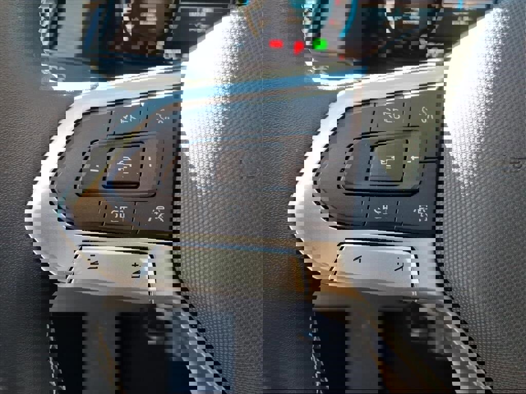 Used 2024 Volkswagen Atlas SE image 24