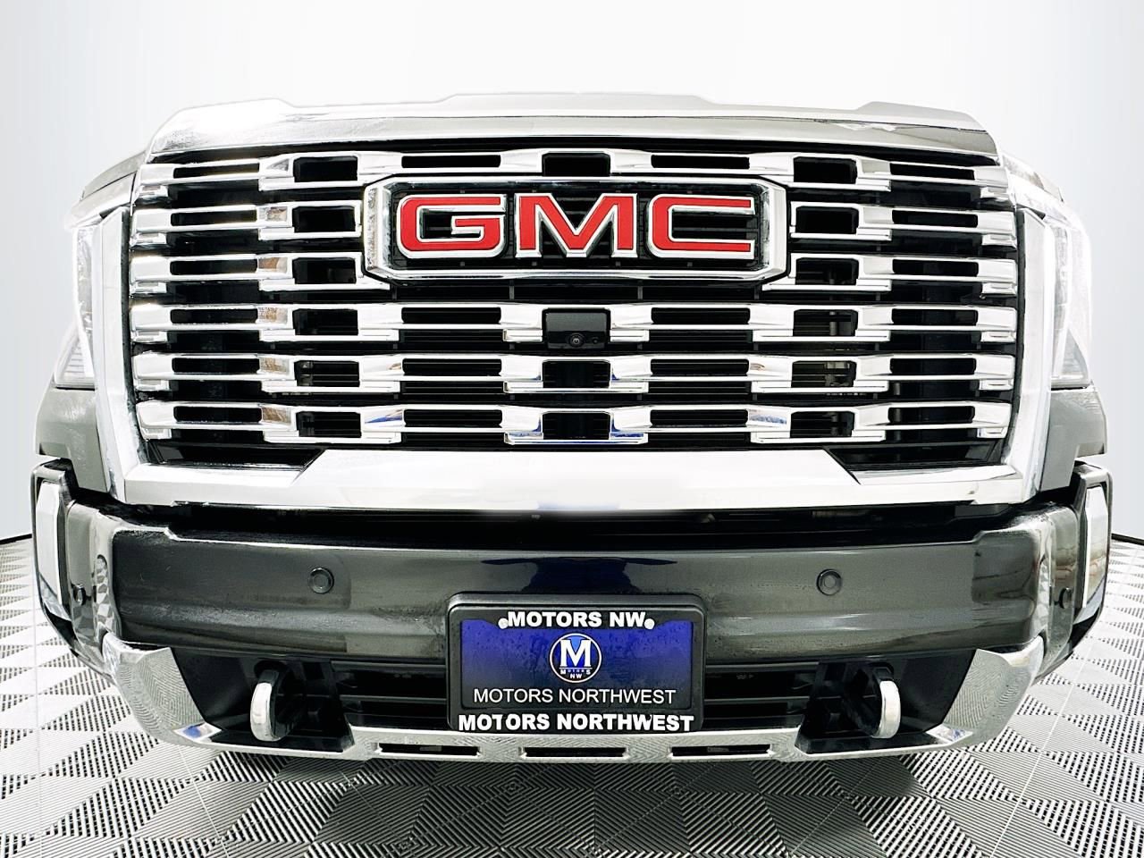 Used 2024 GMC Sierra 3500 Denali w/ Denali Reserve Package image 3