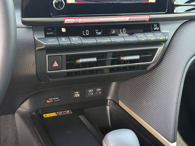 Used 2026 Toyota Camry SE w/ Convenience Package FWD image 23