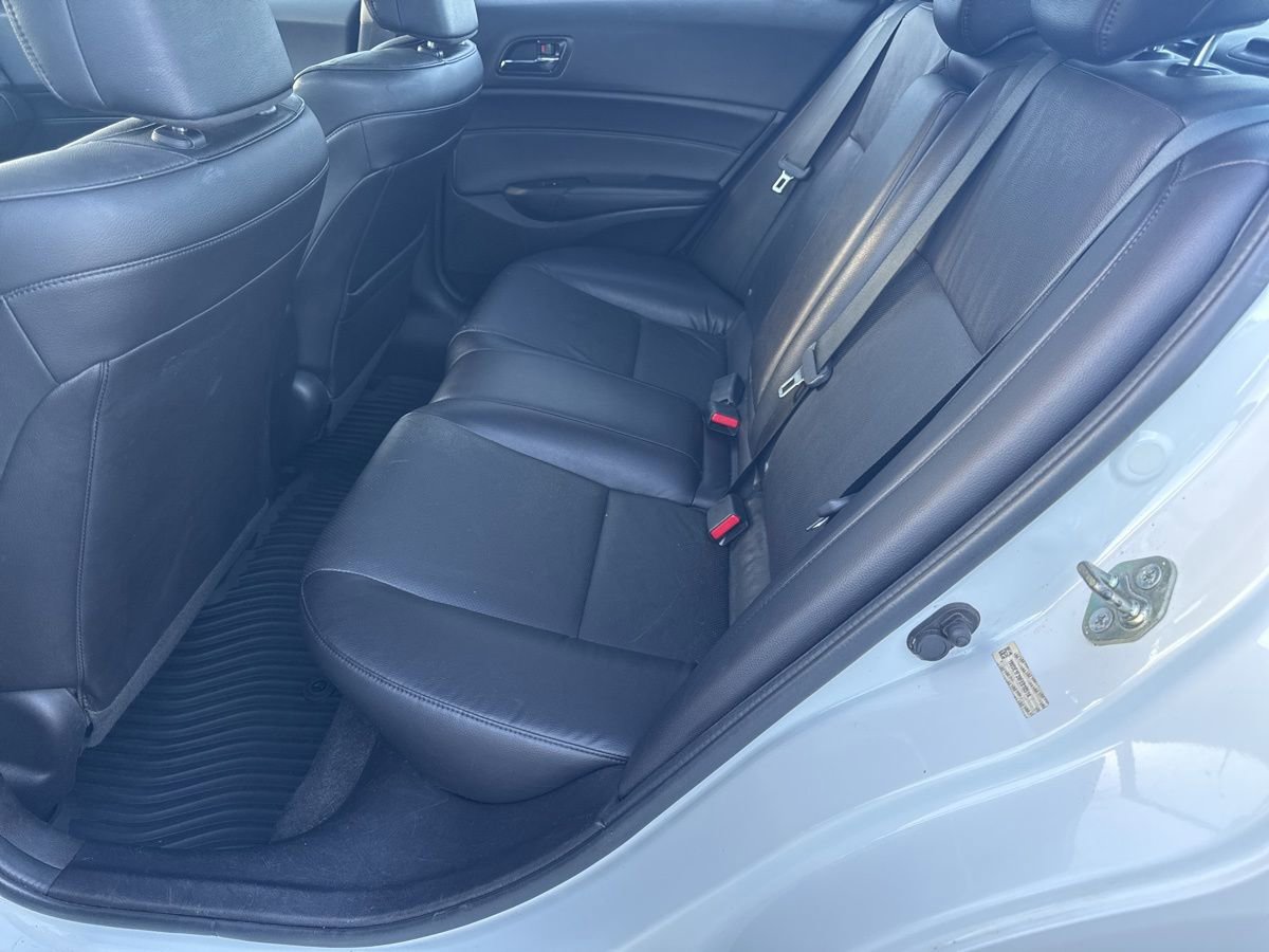 Used 2015 Acura ILX FWD image 39