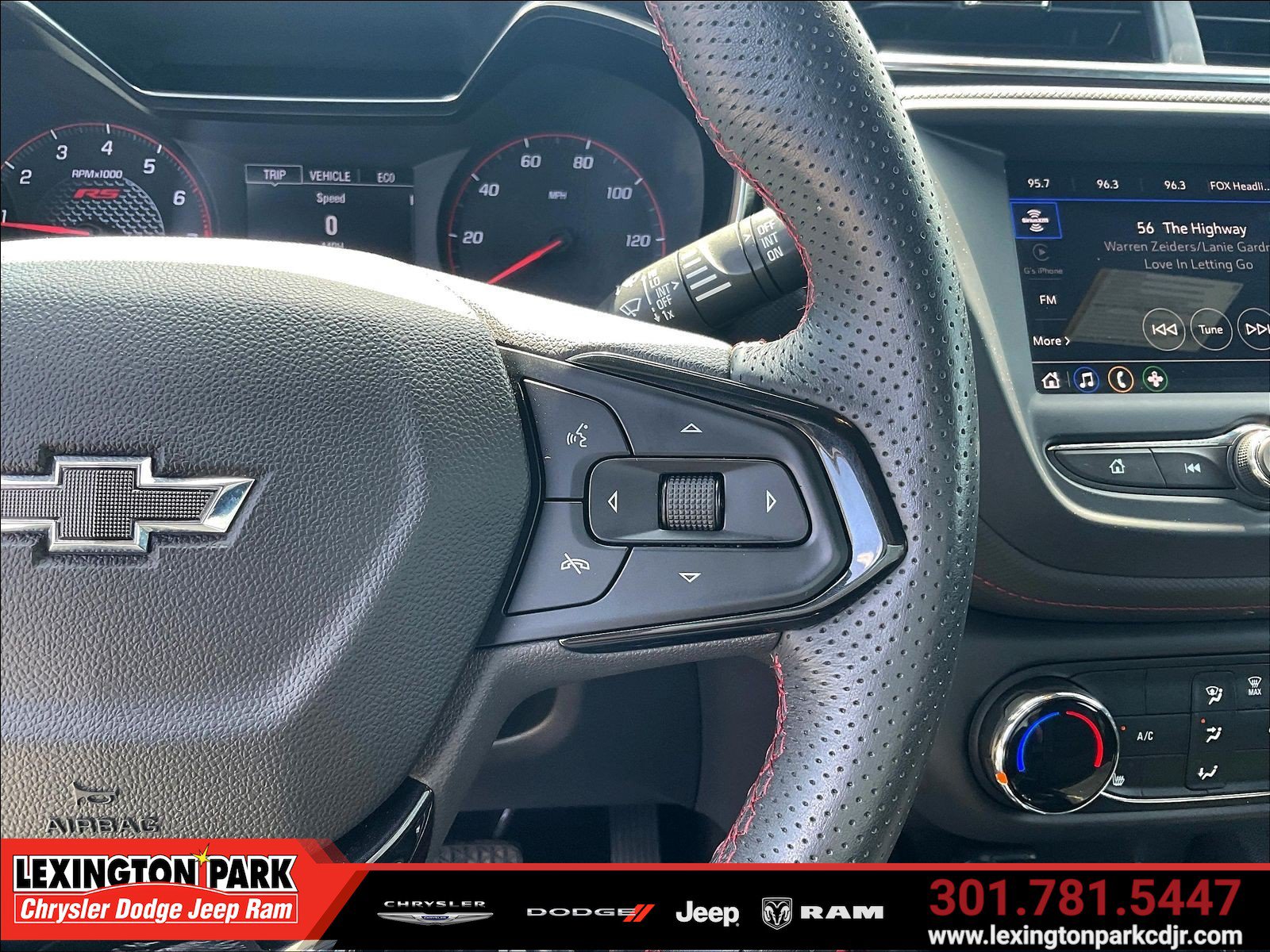 Used 2022 Chevrolet TrailBlazer RS FWD image 12