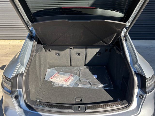 Certified 2026 Porsche Macan AWD/4WD image 25