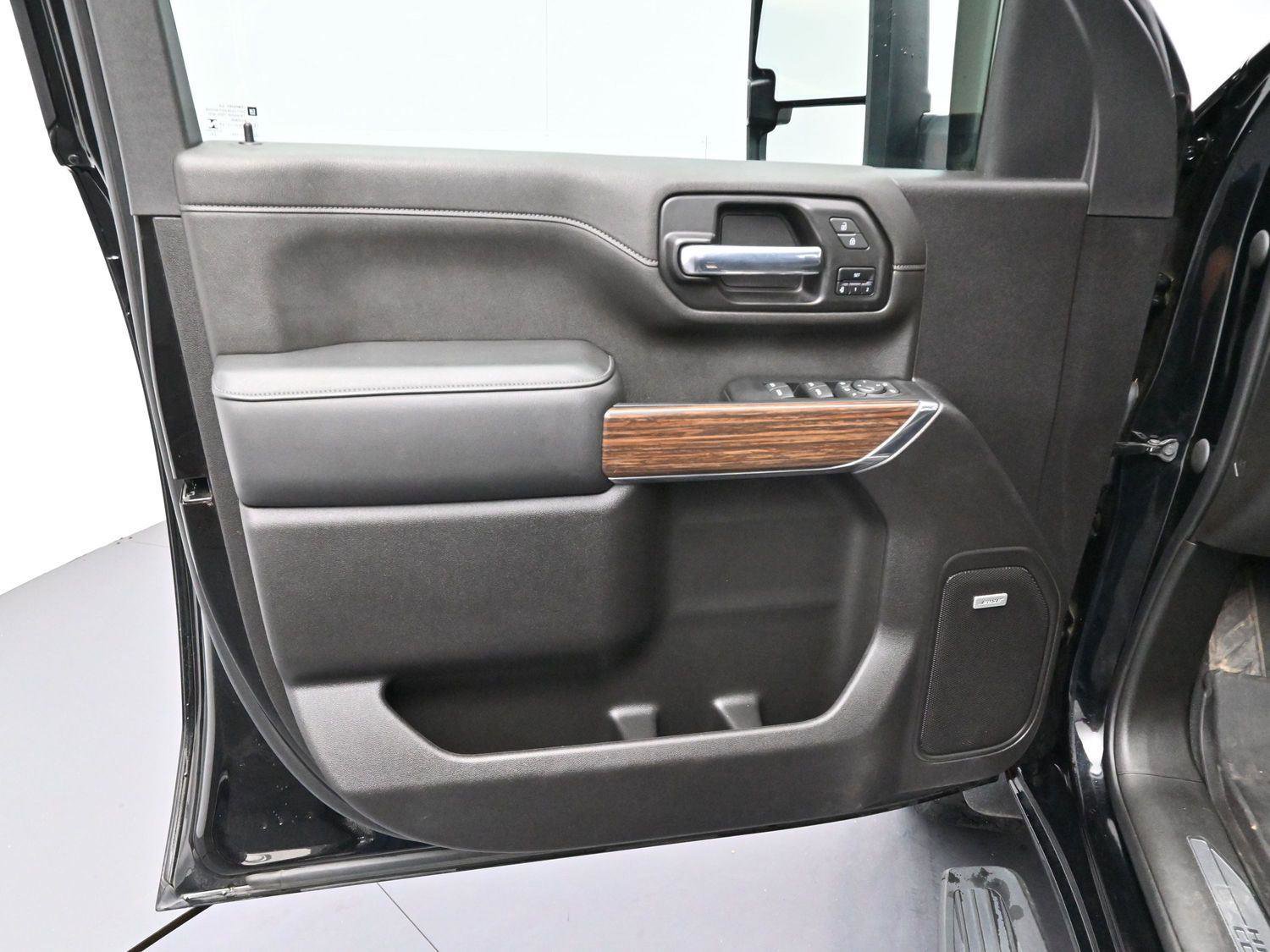 Used 2022 Chevrolet Silverado 2500 High Country w/ LPO, Dark Essentials Package image 9