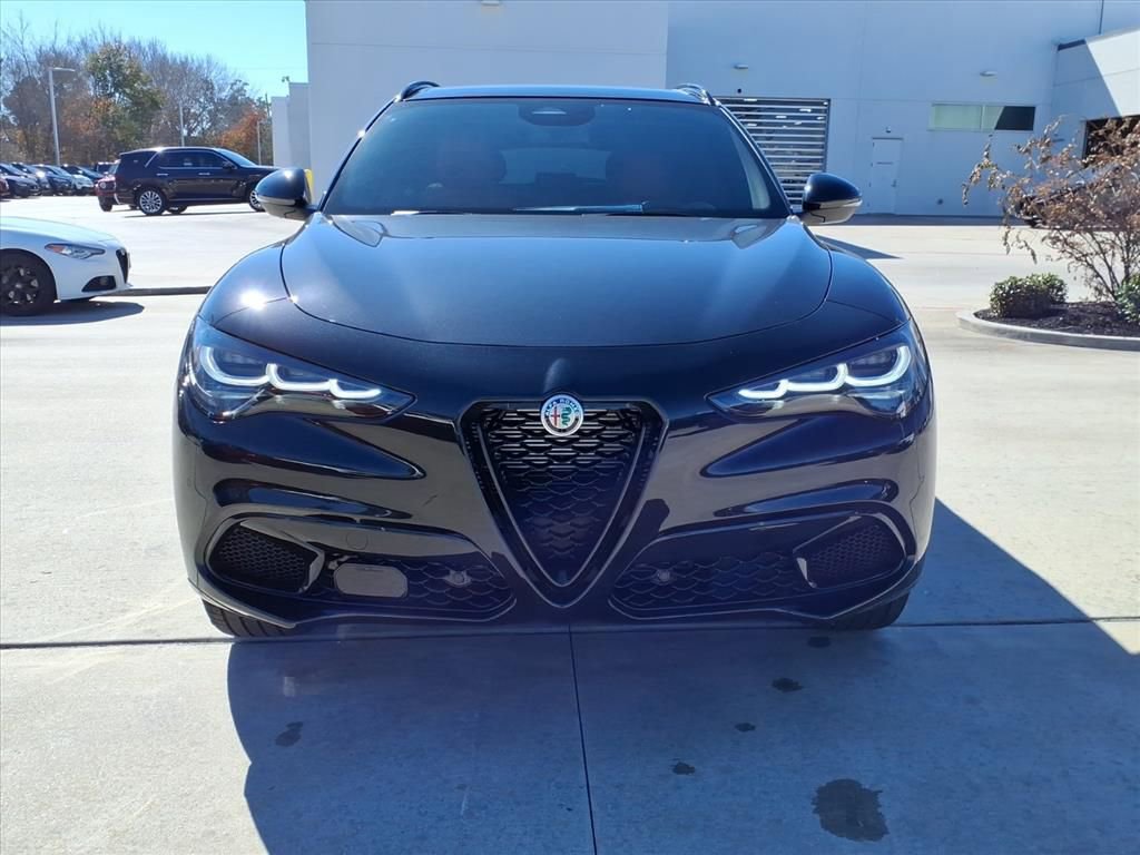 New 2026 Alfa Romeo Stelvio Sprint w/ Convenience Package image 4