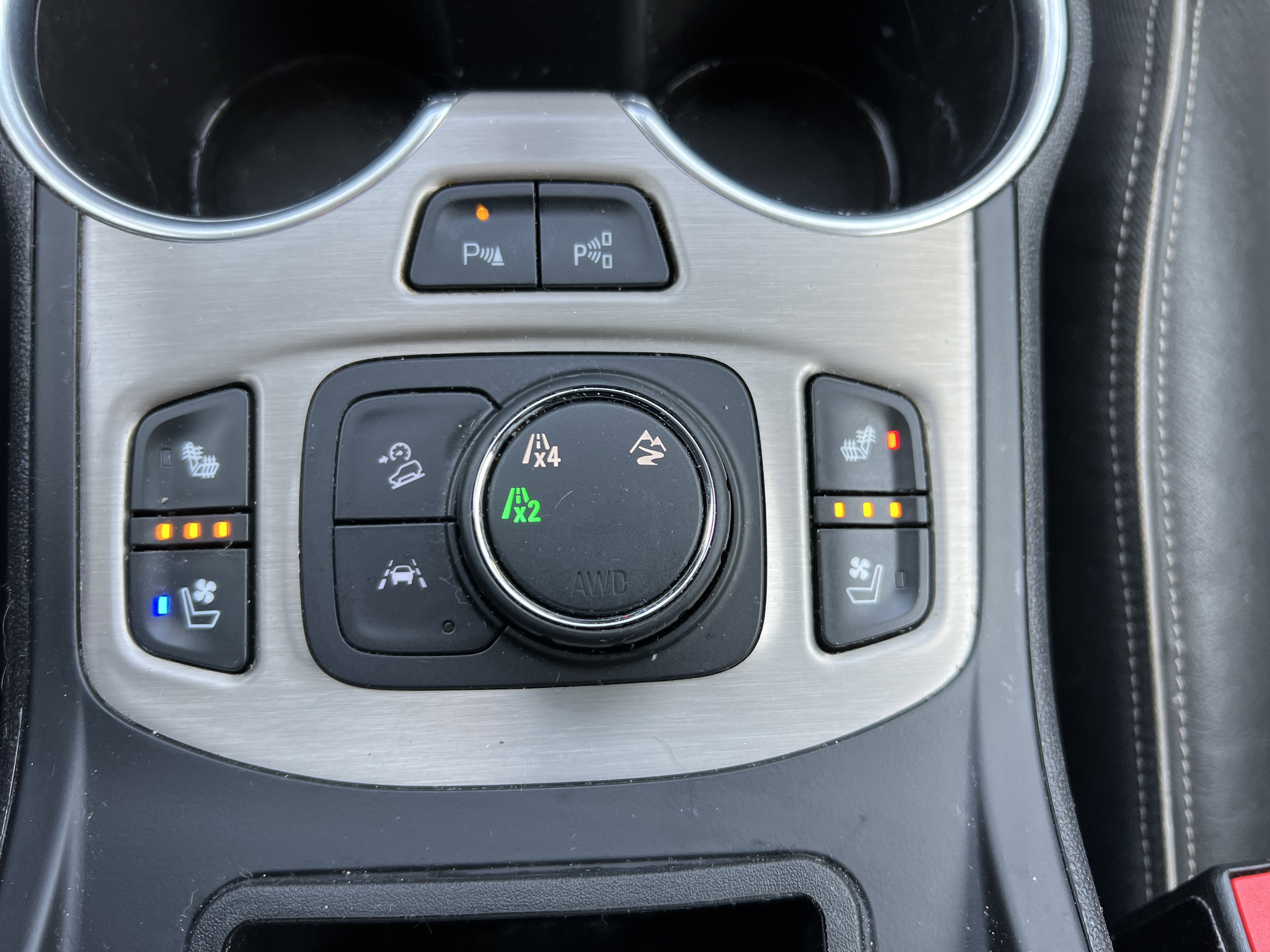 Used 2020 GMC Terrain Denali w/ Denali Premium Package image 6