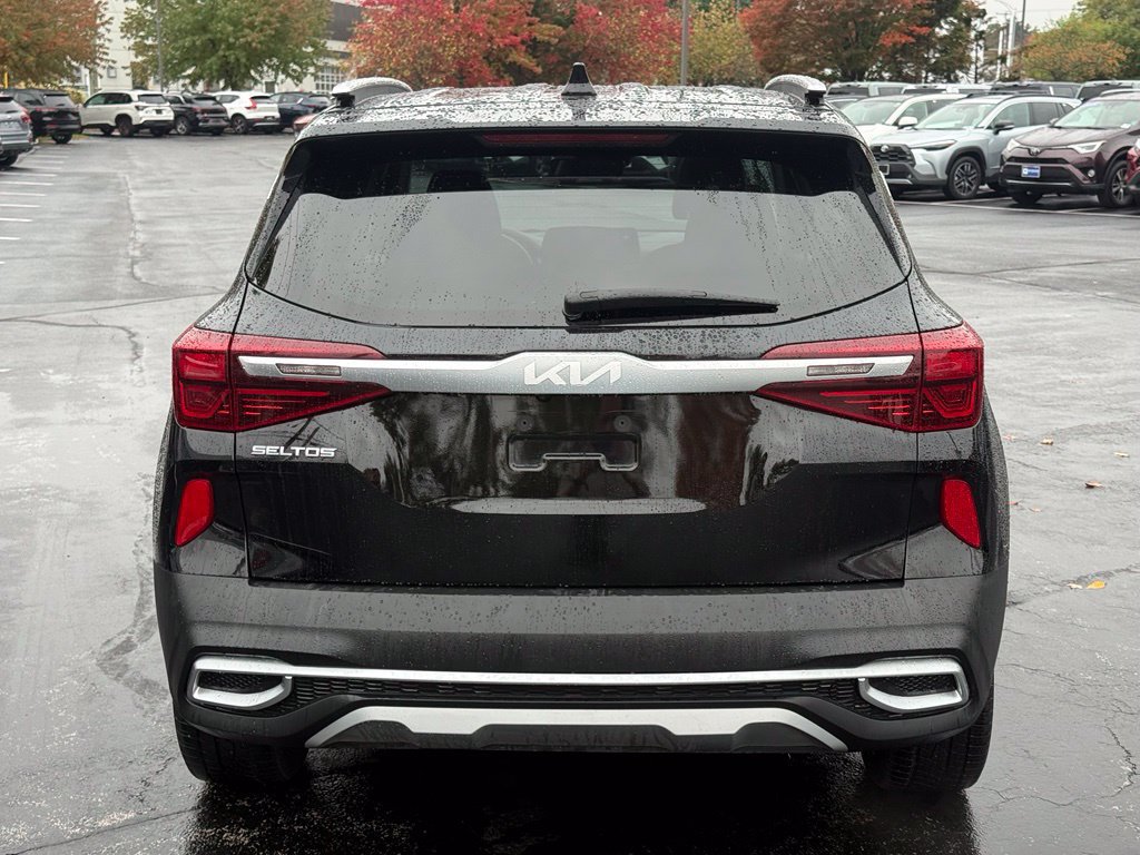 Used 2022 Kia Seltos SX w/ Sunroof Package AWD/4WD image 6