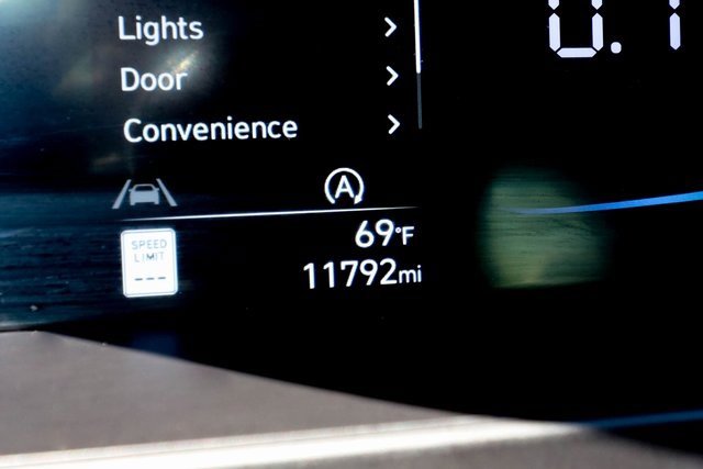 Used 2024 Hyundai Elantra SE image 5