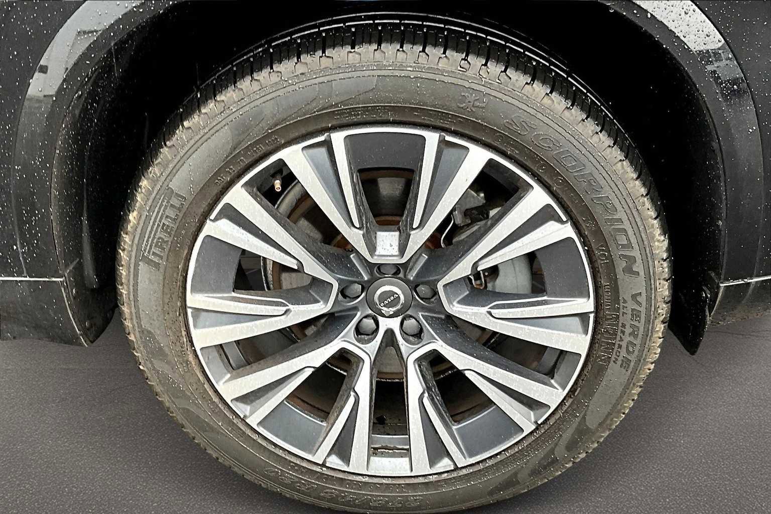 Used 2022 Volvo XC90 T6 Momentum w/ Climate Package image 34
