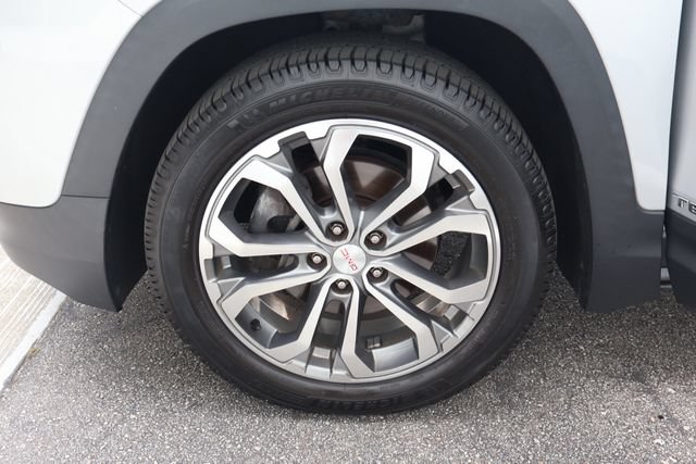 Used 2020 GMC Terrain SLT w/ GMC Pro Grade Package AWD/4WD image 11