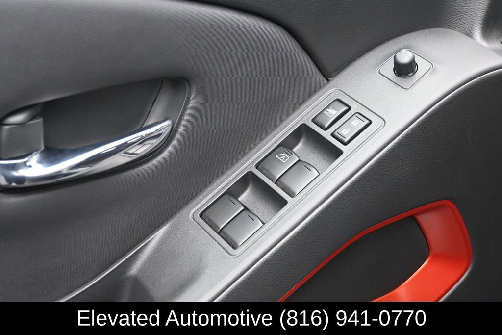 Used 2022 Nissan Frontier PRO-4X w/ Technology Package AWD/4WD image 19