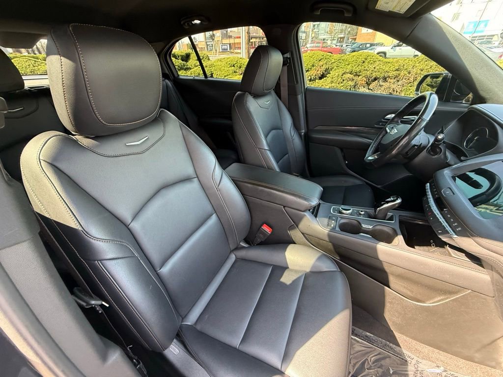 Used 2022 Cadillac XT4 Sport w/ Enhanced Visibility Package FWD image 40