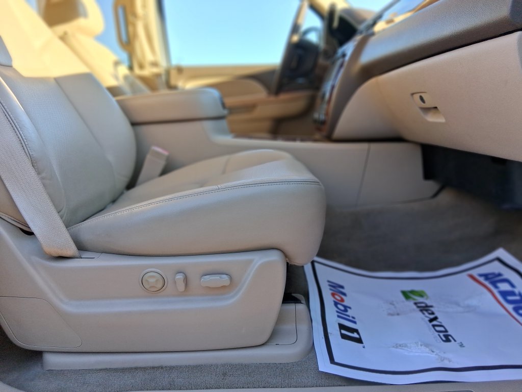 Used 2012 Chevrolet Avalanche LTZ AWD/4WD image 12