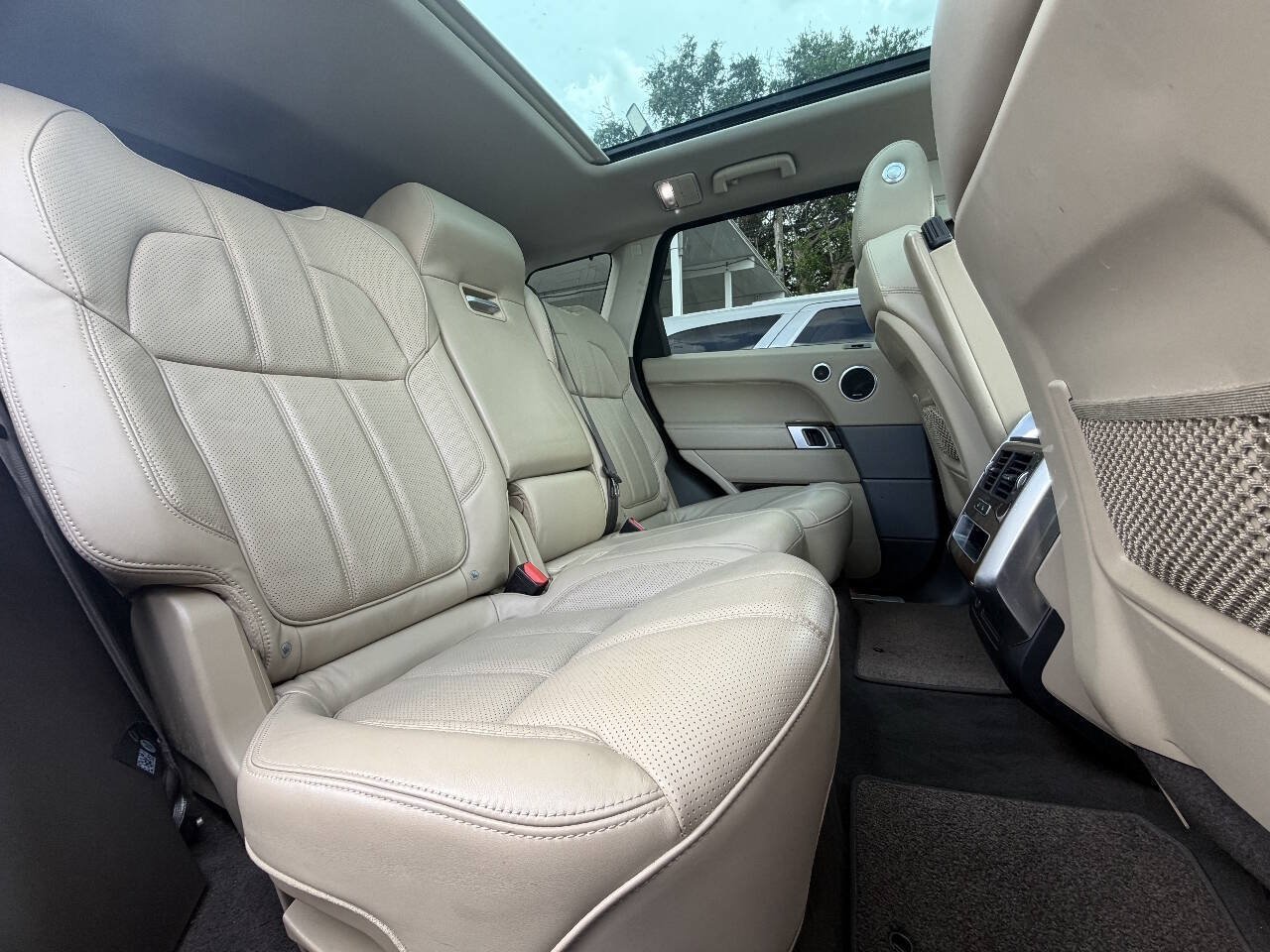 Used 2015 Land Rover Range Rover Sport HSE AWD/4WD image 31