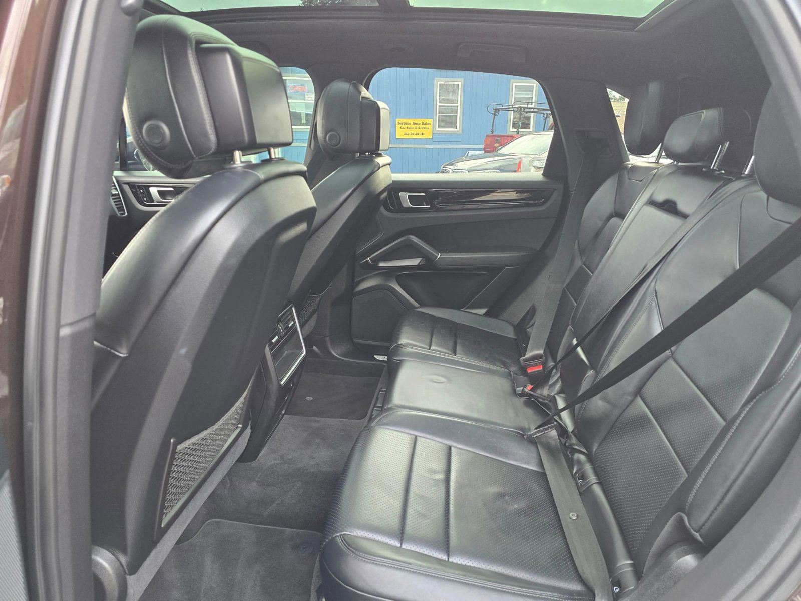 Used 2019 Porsche Cayenne image 16