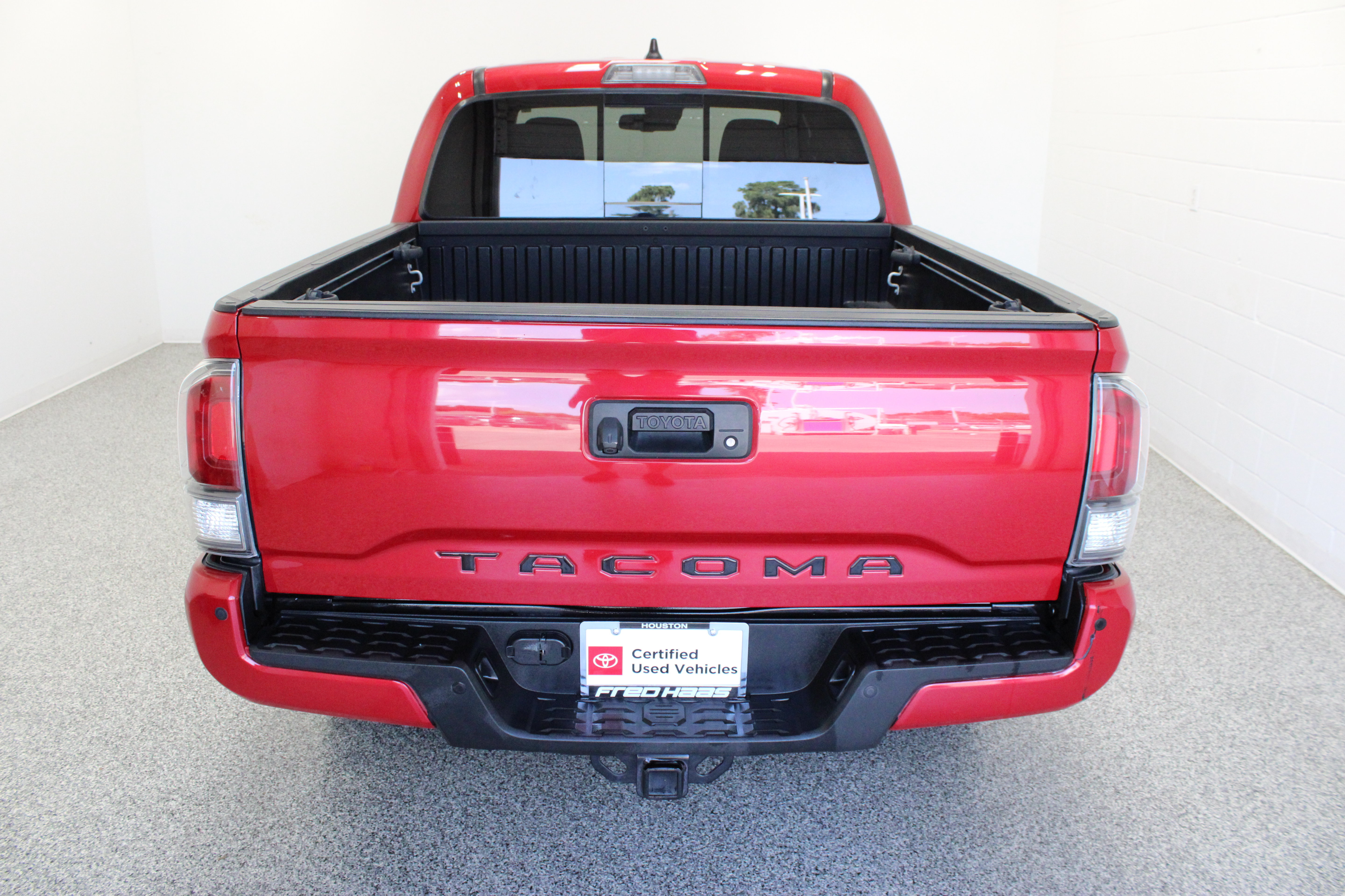 Certified 2020 Toyota Tacoma TRD Sport w/ Technology Package RWD image 8