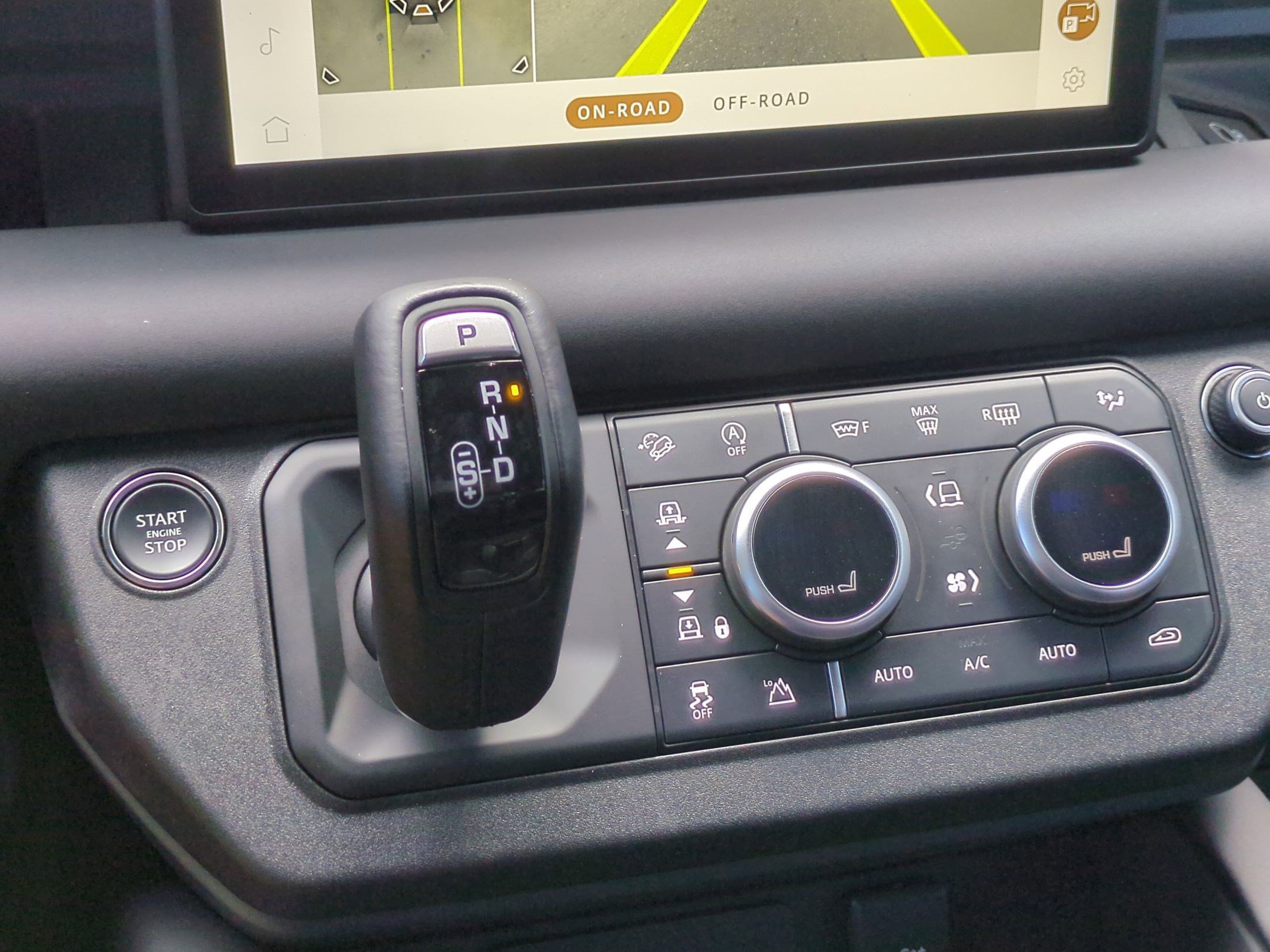 Used 2024 Land Rover Defender 110 X-Dynamic SE image 22