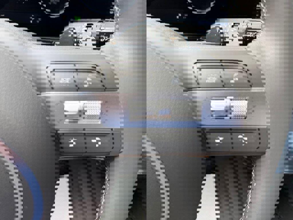 New 2025 Hyundai Sonata Limited image 18