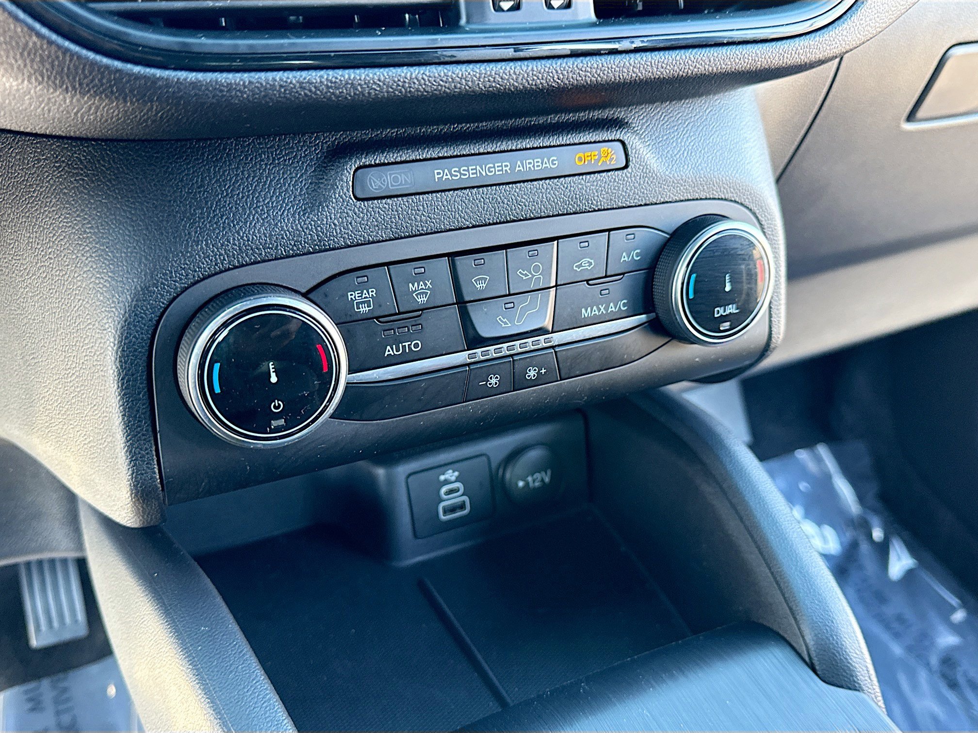 Used 2025 Ford Escape ST-Line image 11