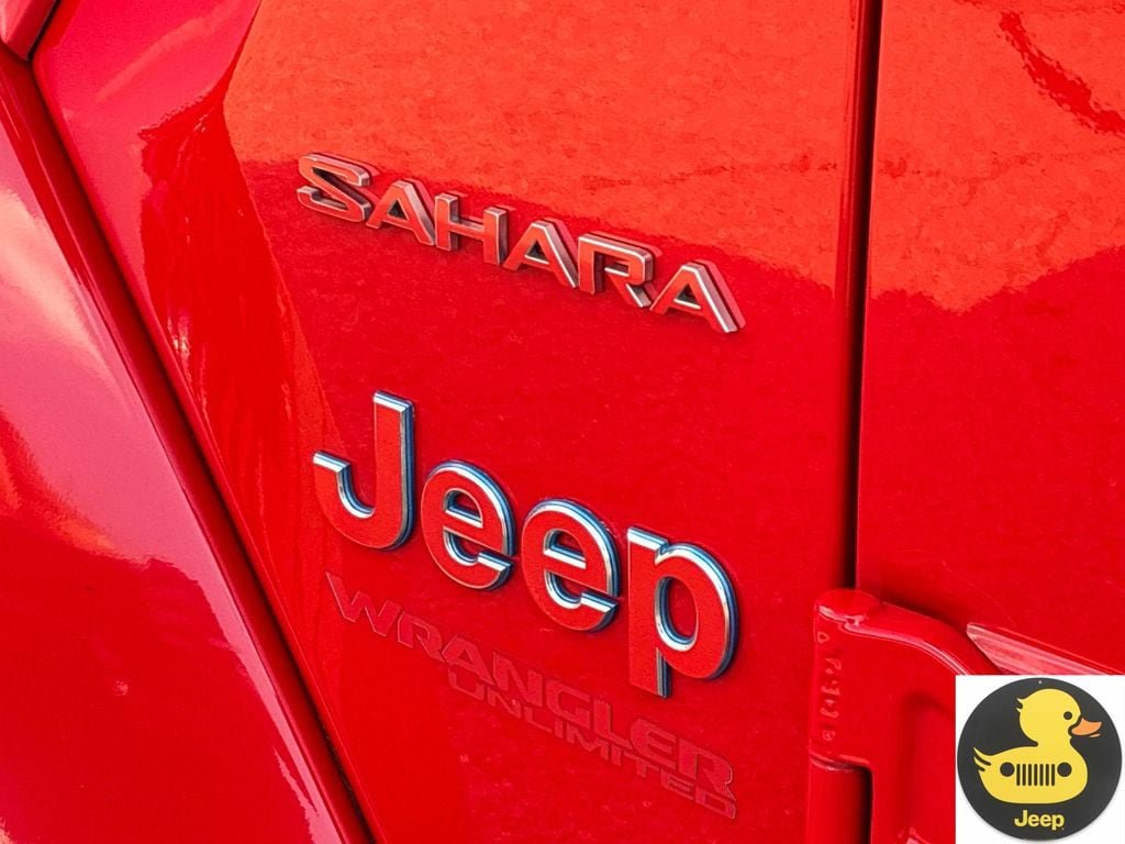 Used 2021 Jeep Wrangler Unlimited Sahara w/ Cold Weather Group AWD/4WD image 16