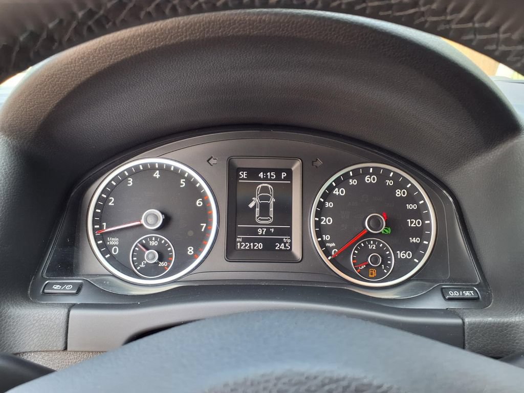 Used 2013 Volkswagen Tiguan S FWD image 19