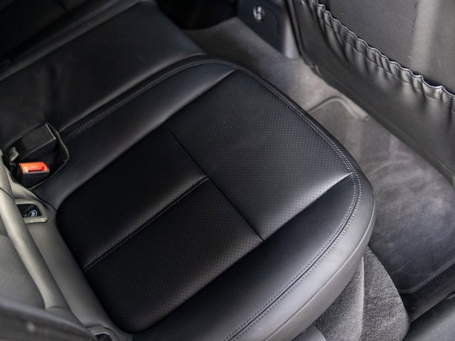 Certified 2025 Porsche Macan image 37