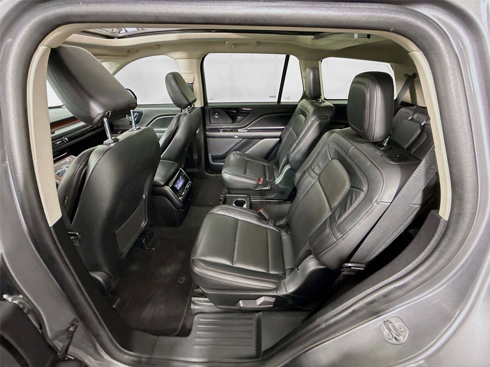 Used 2023 Lincoln Aviator Reserve AWD/4WD image 18
