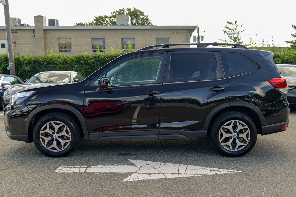 Used 2021 Subaru Forester Premium AWD/4WD image 4