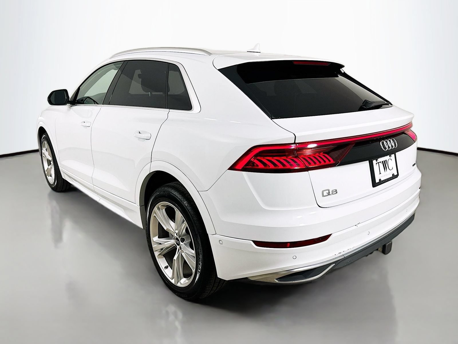 Used 2023 Audi Q8 Prestige w/ Prestige Package AWD/4WD image 7