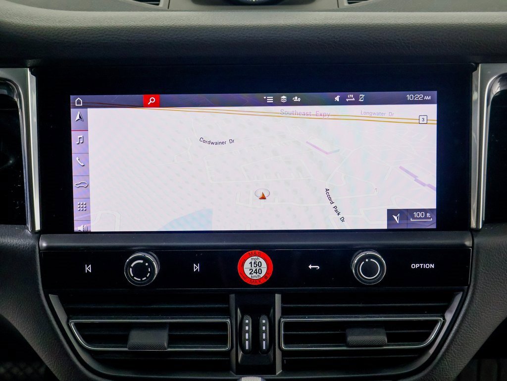 Used 2025 Porsche Macan image 16